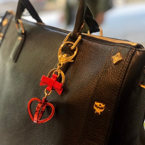 NEW CONDITION* MCM leather tote bag with charm - Picture 2 of 6